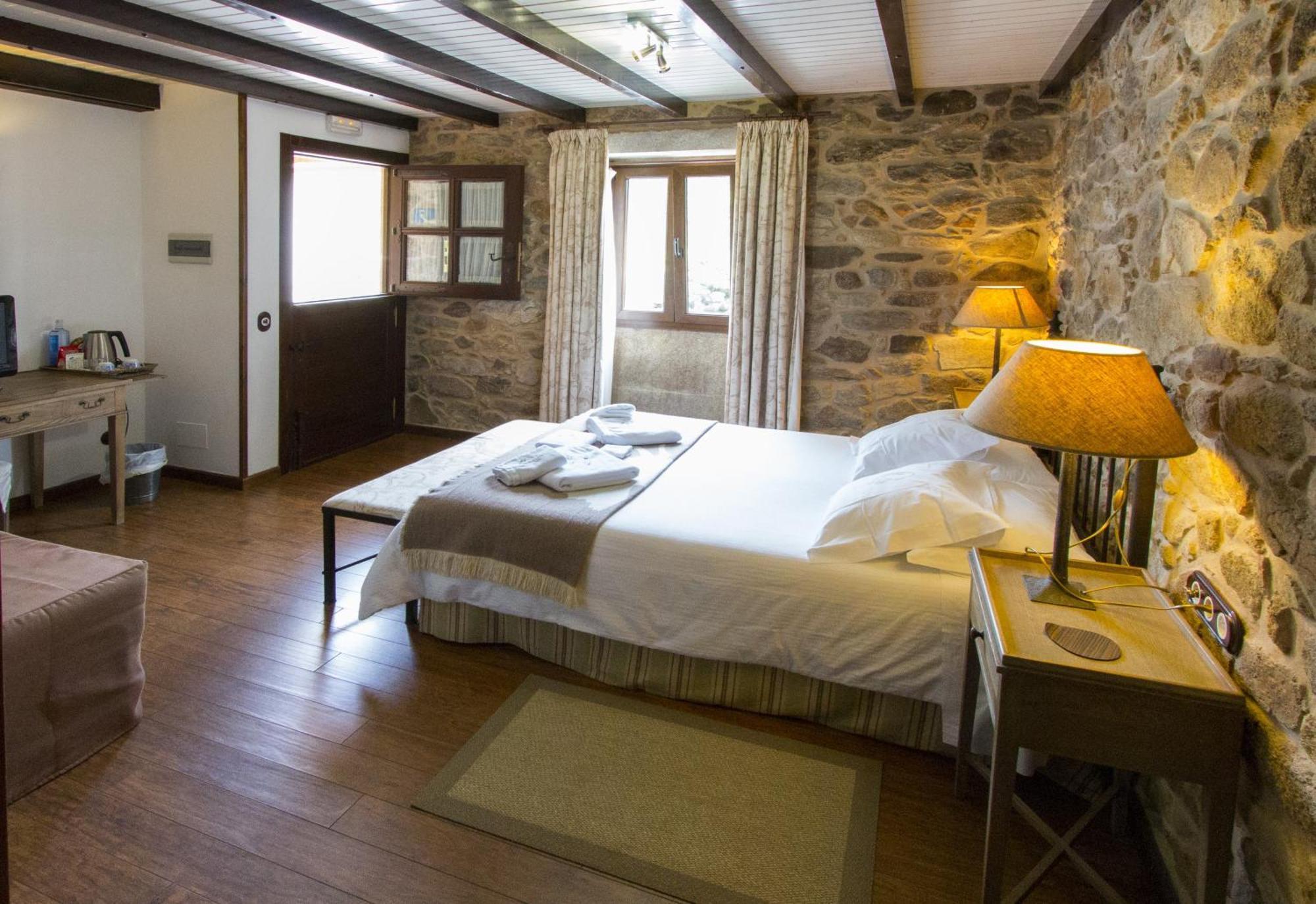 Hotel Rustico Lugar Do Cotarino Camarinas Exterior photo